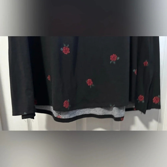 LulaRoe Women's Shirt , Black W/ Red Rose Design - Picture 4 of 7